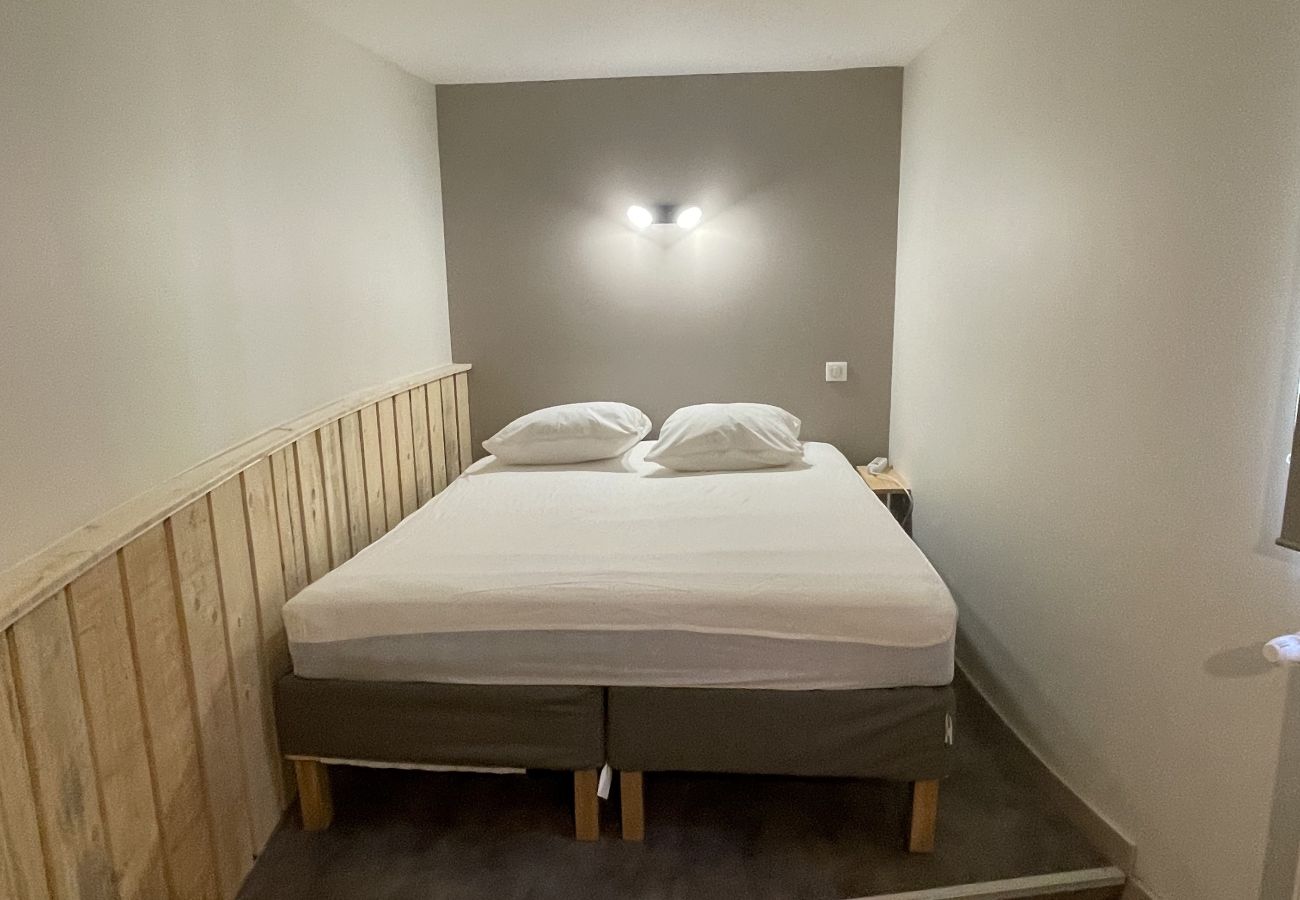 Apartment in Saint-Jacques-des-Blats - Superbe loft pieds aux pistes à altitude 1500
