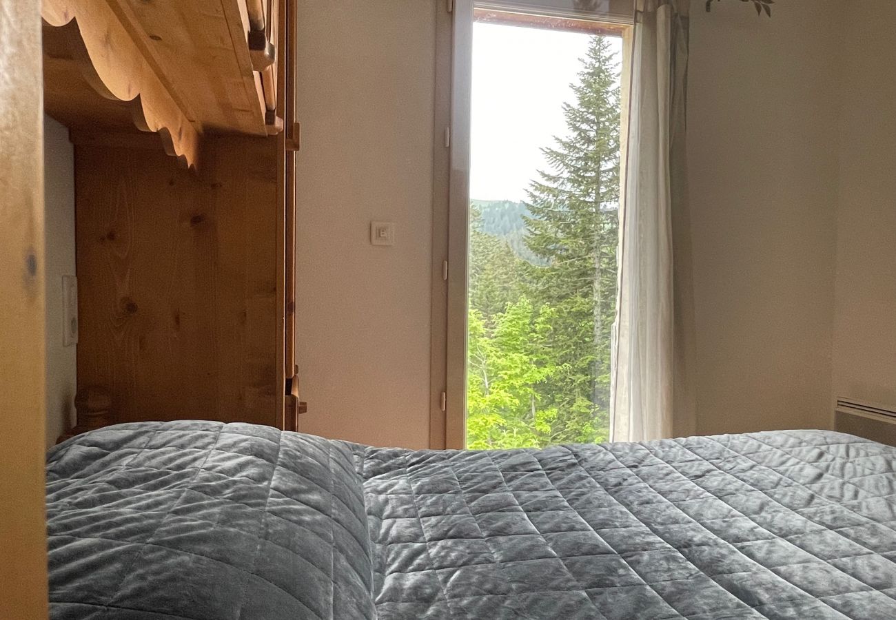 Apartamento en Le Lioran - Rocher du Cerf, skis aux pieds, 3 ch,2 sdb