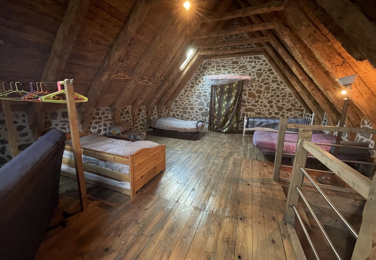Casa en Cheylade - Maison atypique dans Cheylade