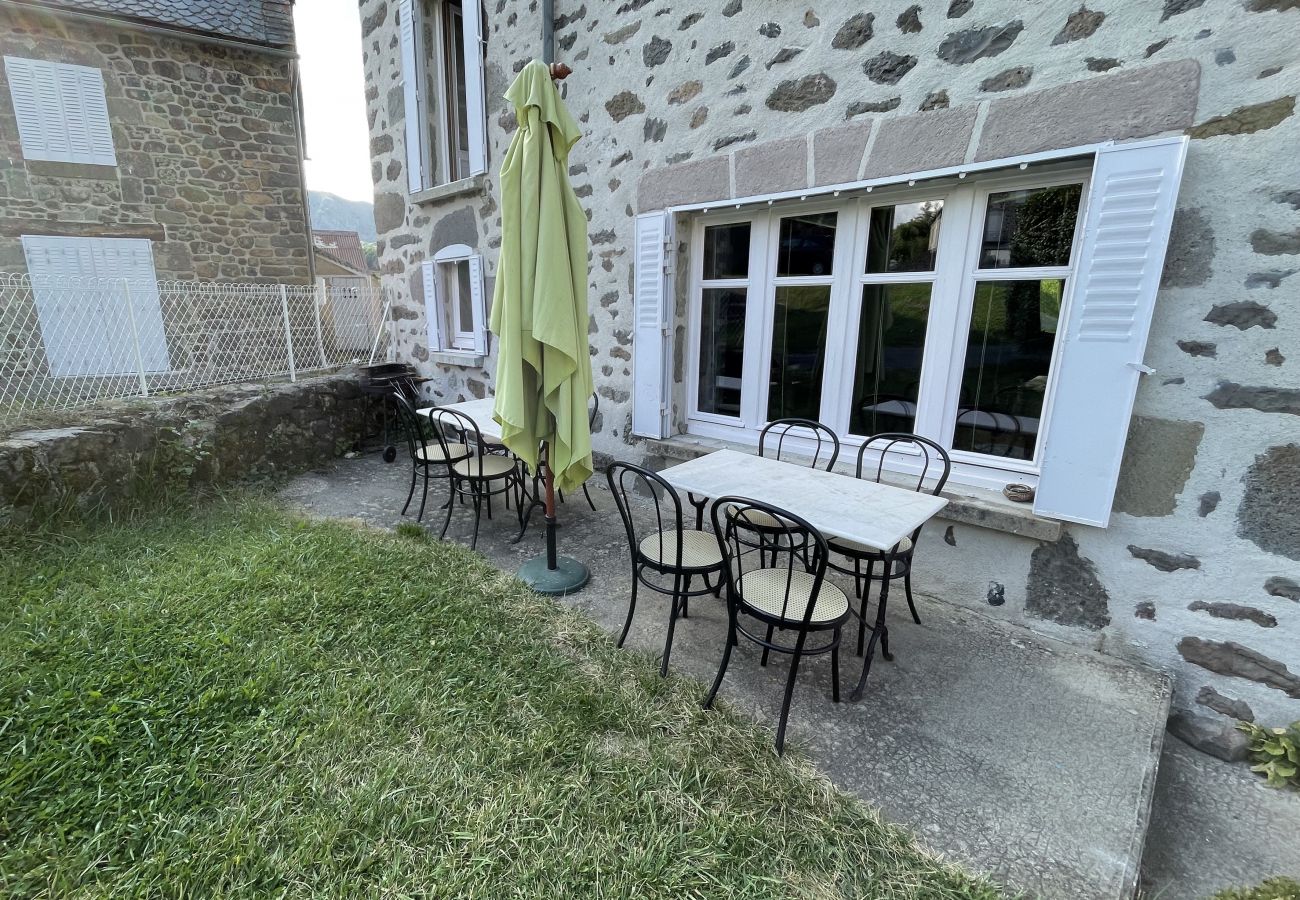 Casa en Cheylade - Maison atypique dans Cheylade