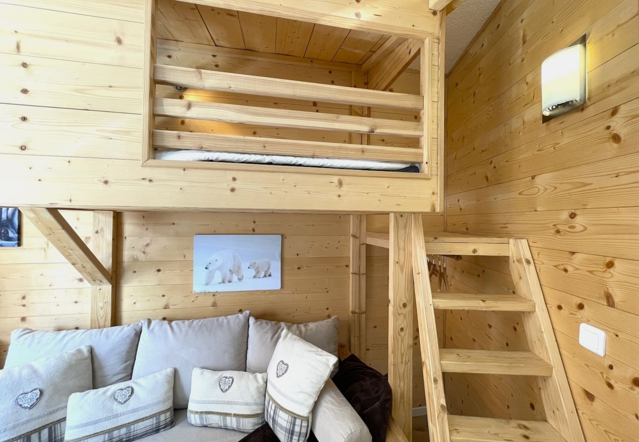 Bed cabin sleeping