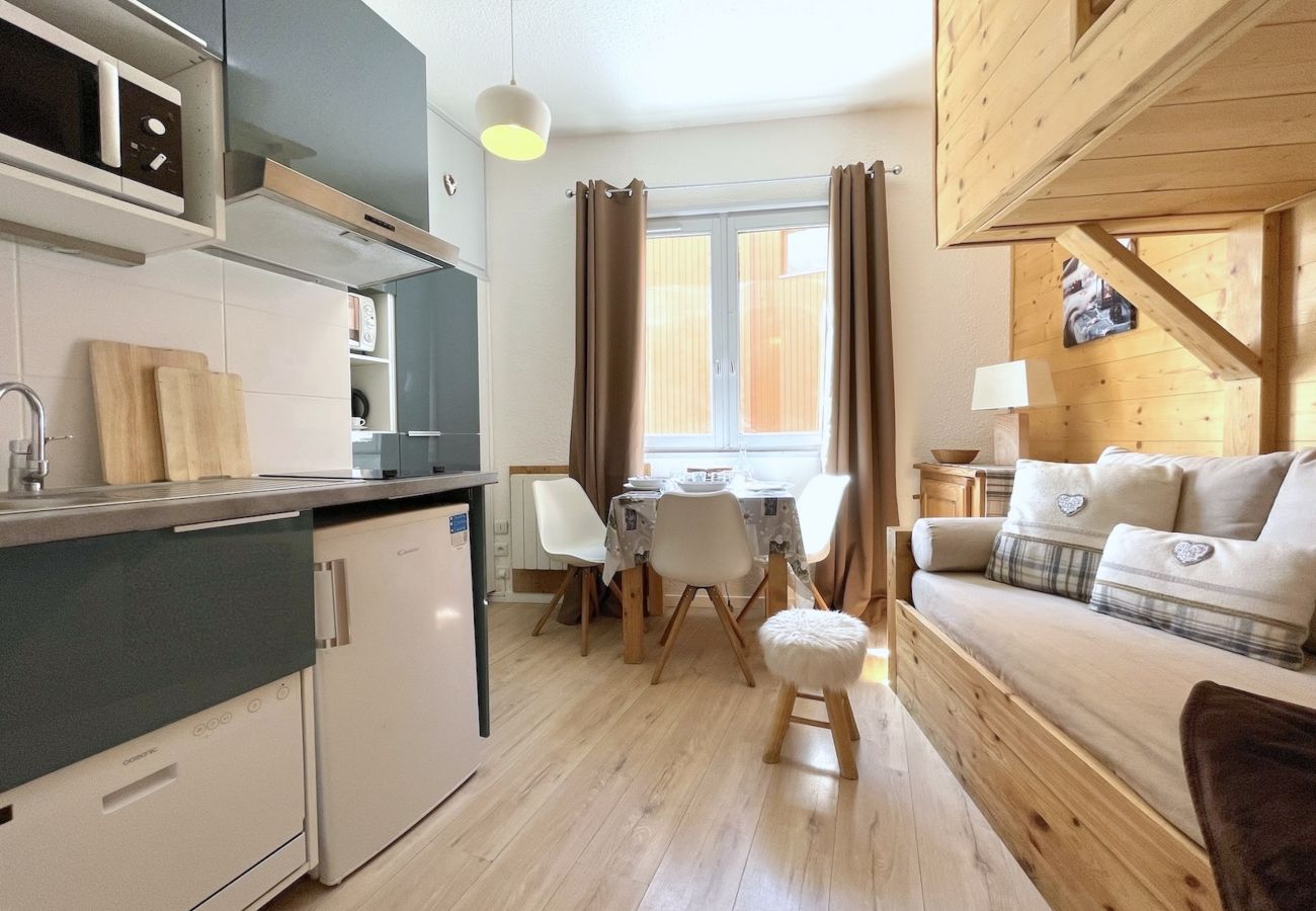 full equipped kitchenette