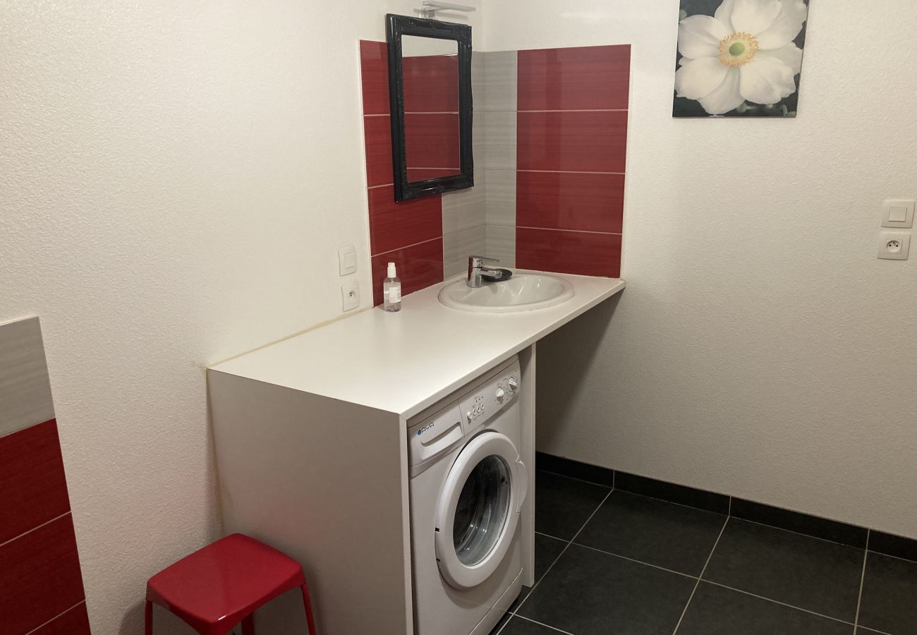 Apartamento en Le Lioran - T2 avec vue sur les montagnes et wifi à Altura