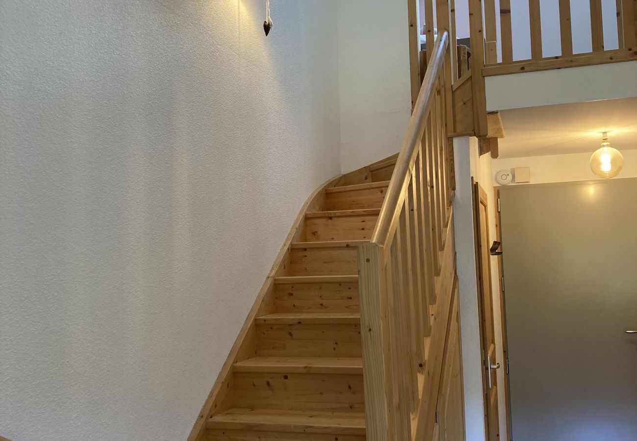 Apartamento en Le Lioran - T2 avec vue sur les montagnes et wifi à Altura