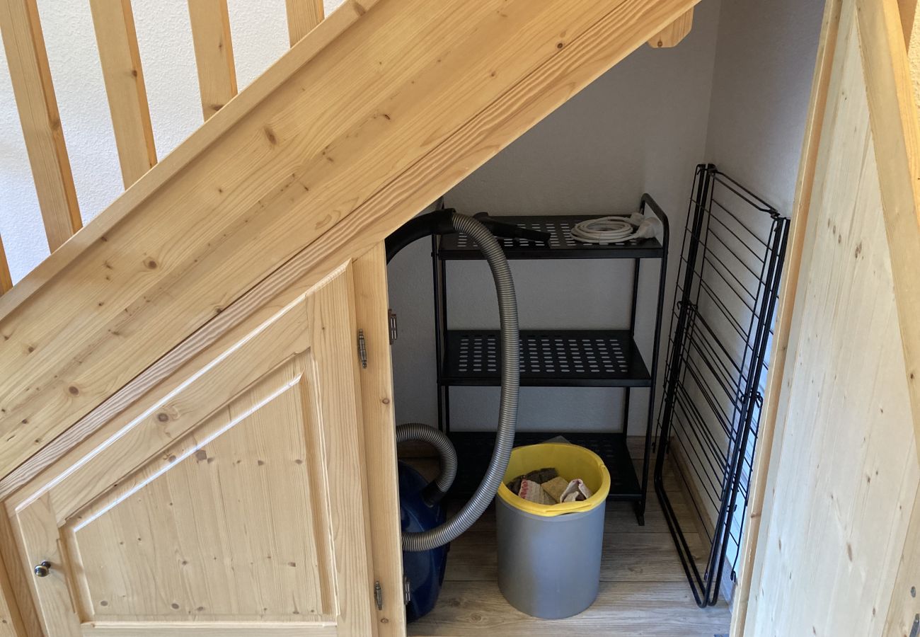 Apartamento en Le Lioran - T2 avec vue sur les montagnes et wifi à Altura