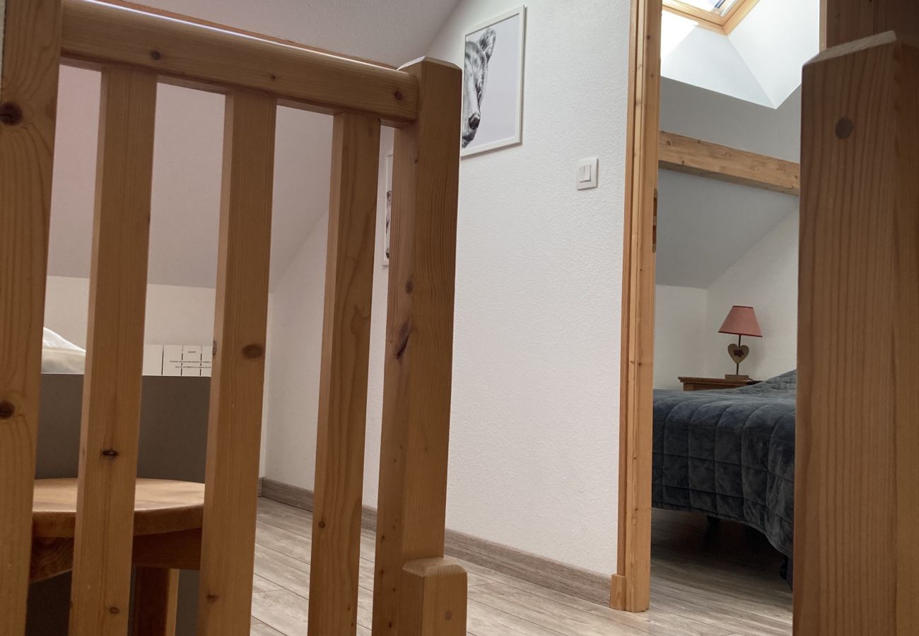 Apartamento en Le Lioran - T2 avec vue sur les montagnes et wifi à Altura