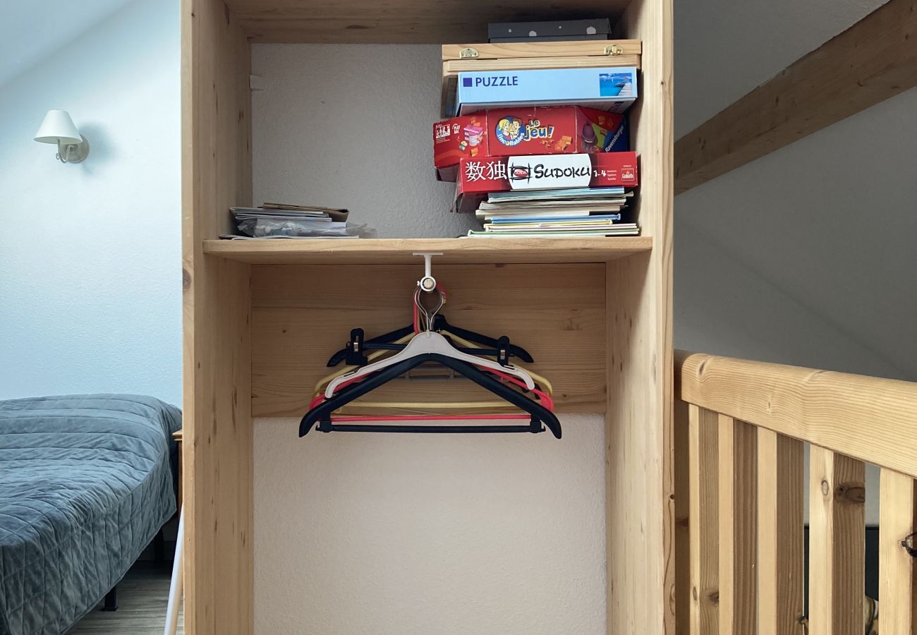 Apartamento en Le Lioran - T2 avec vue sur les montagnes et wifi à Altura
