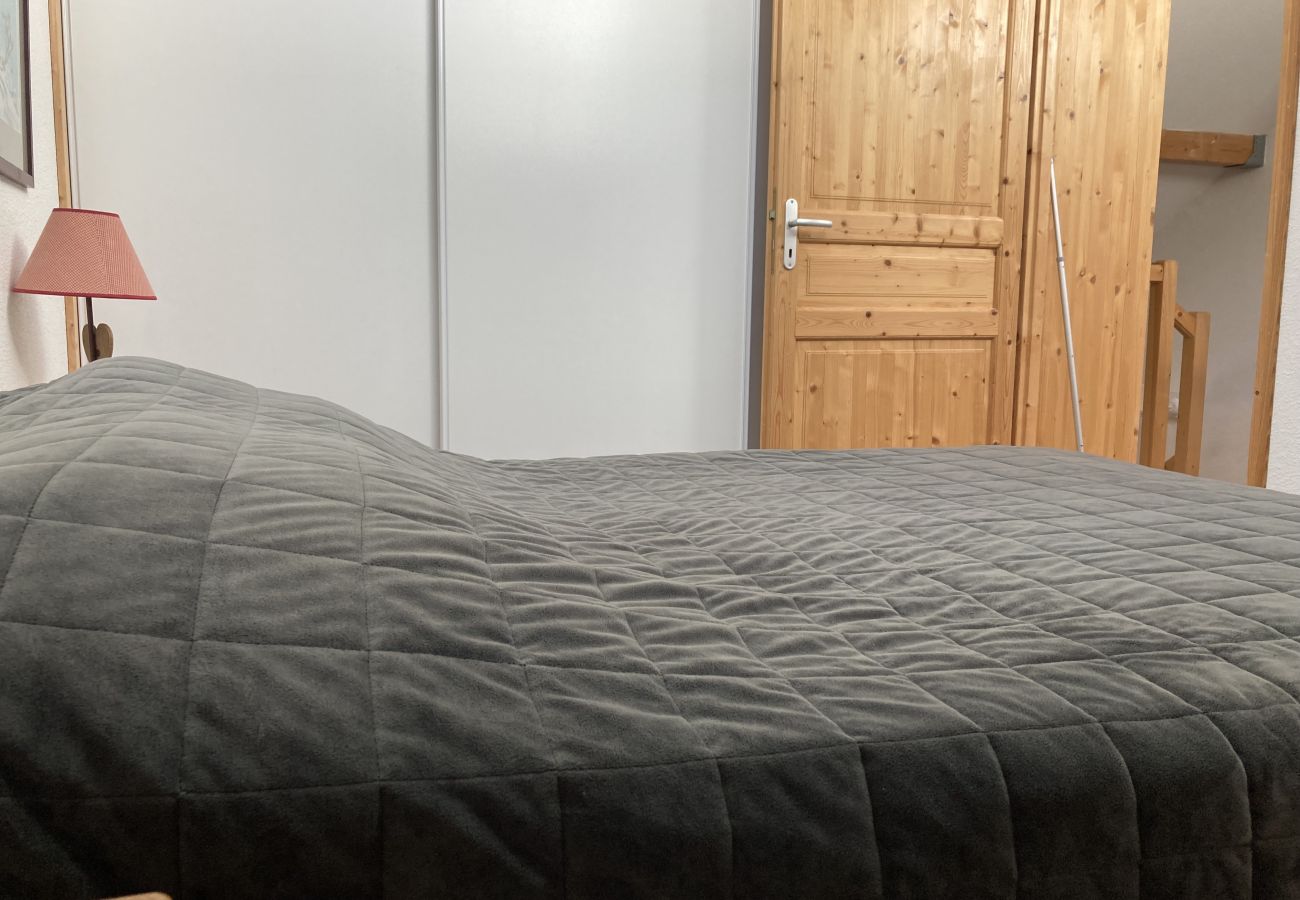 Apartamento en Le Lioran - T2 avec vue sur les montagnes et wifi à Altura