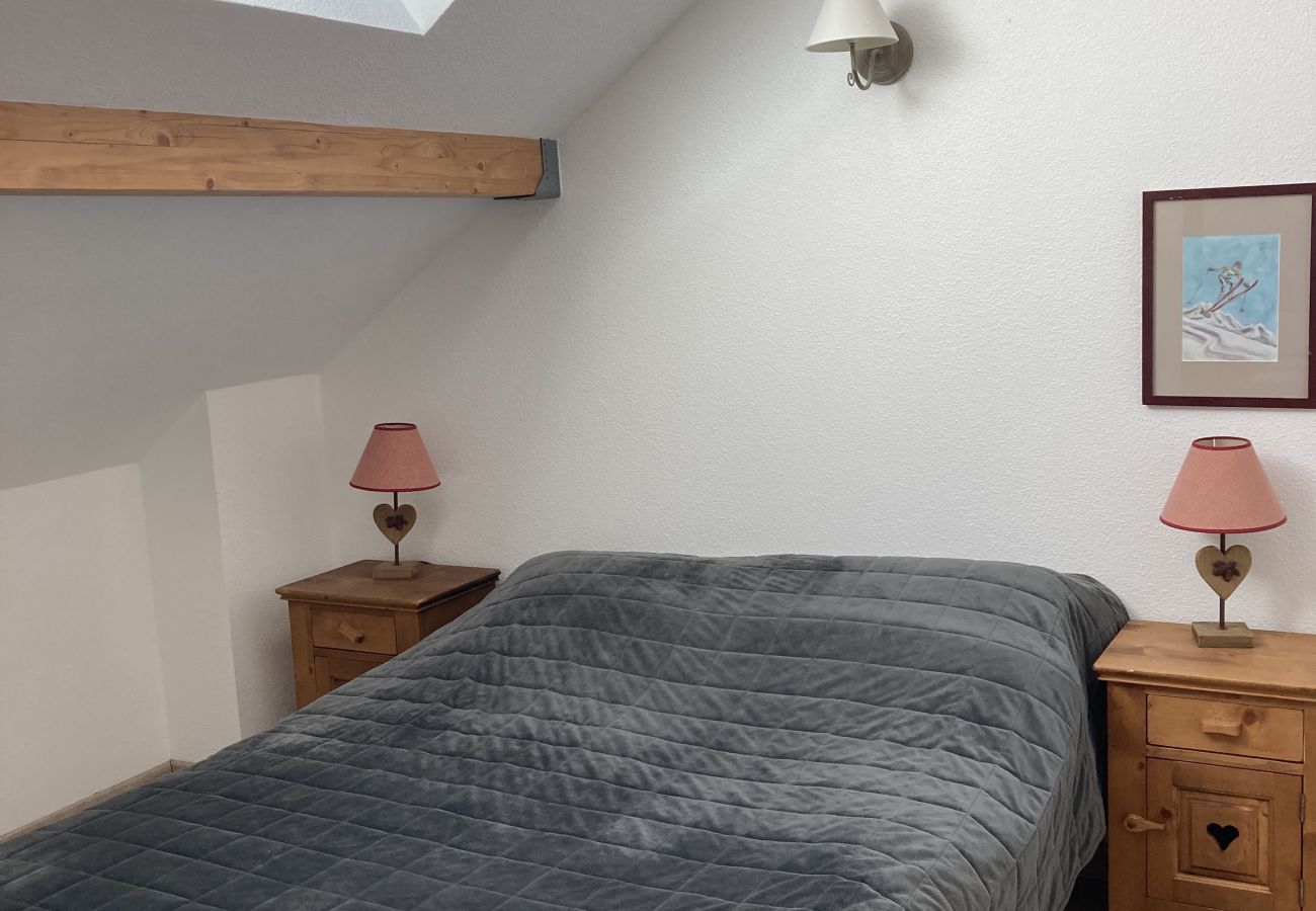 Apartamento en Le Lioran - T2 avec vue sur les montagnes et wifi à Altura