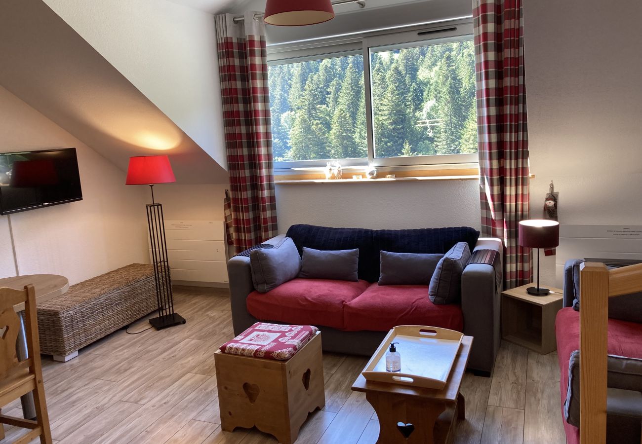 Apartamento en Le Lioran - T2 avec vue sur les montagnes et wifi à Altura