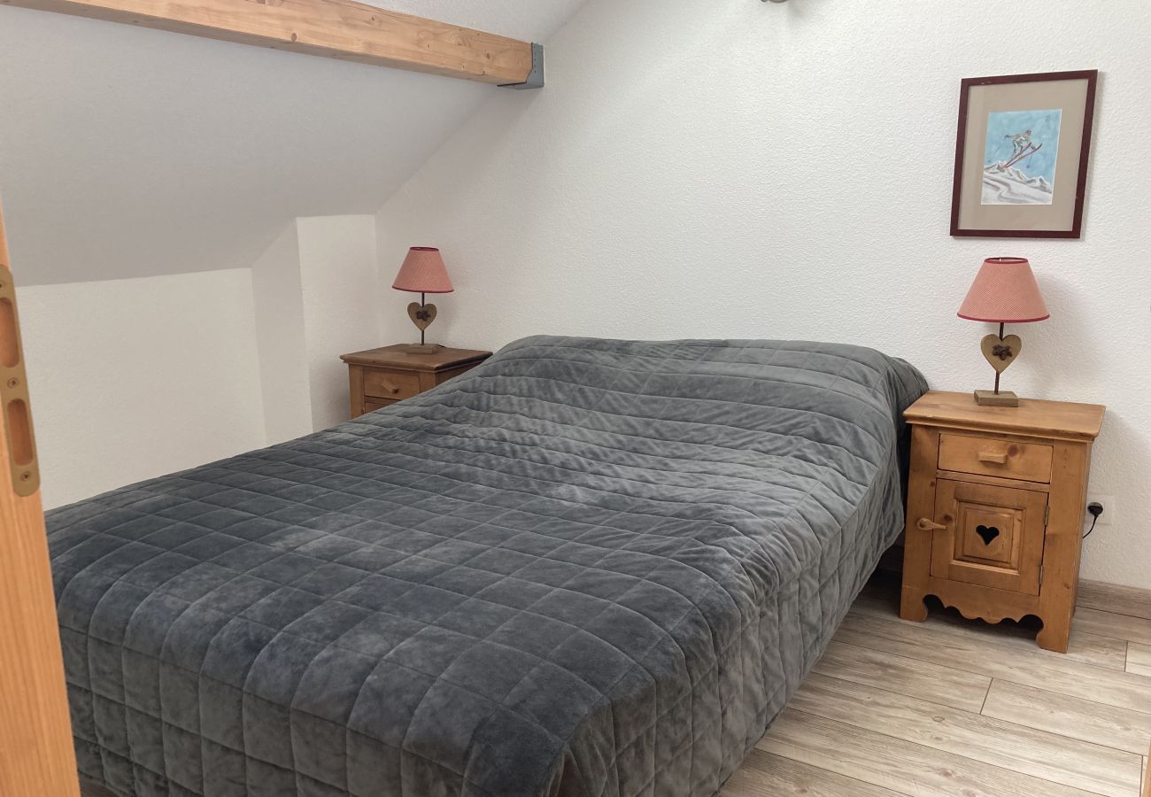 Apartamento en Le Lioran - T2 avec vue sur les montagnes et wifi à Altura