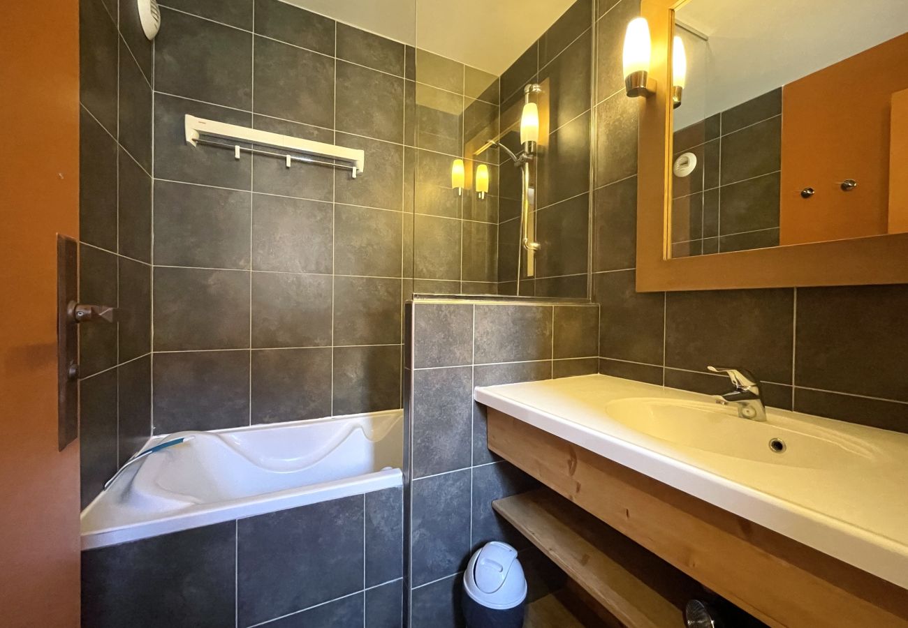 Apartamento en Les Menuires - (AC.306) Spacieux T2 skis aux pieds coeur Menuires Apartamento en Les Menuires - (AC.306) Spacieux T2 skis aux pieds coeur Menuires