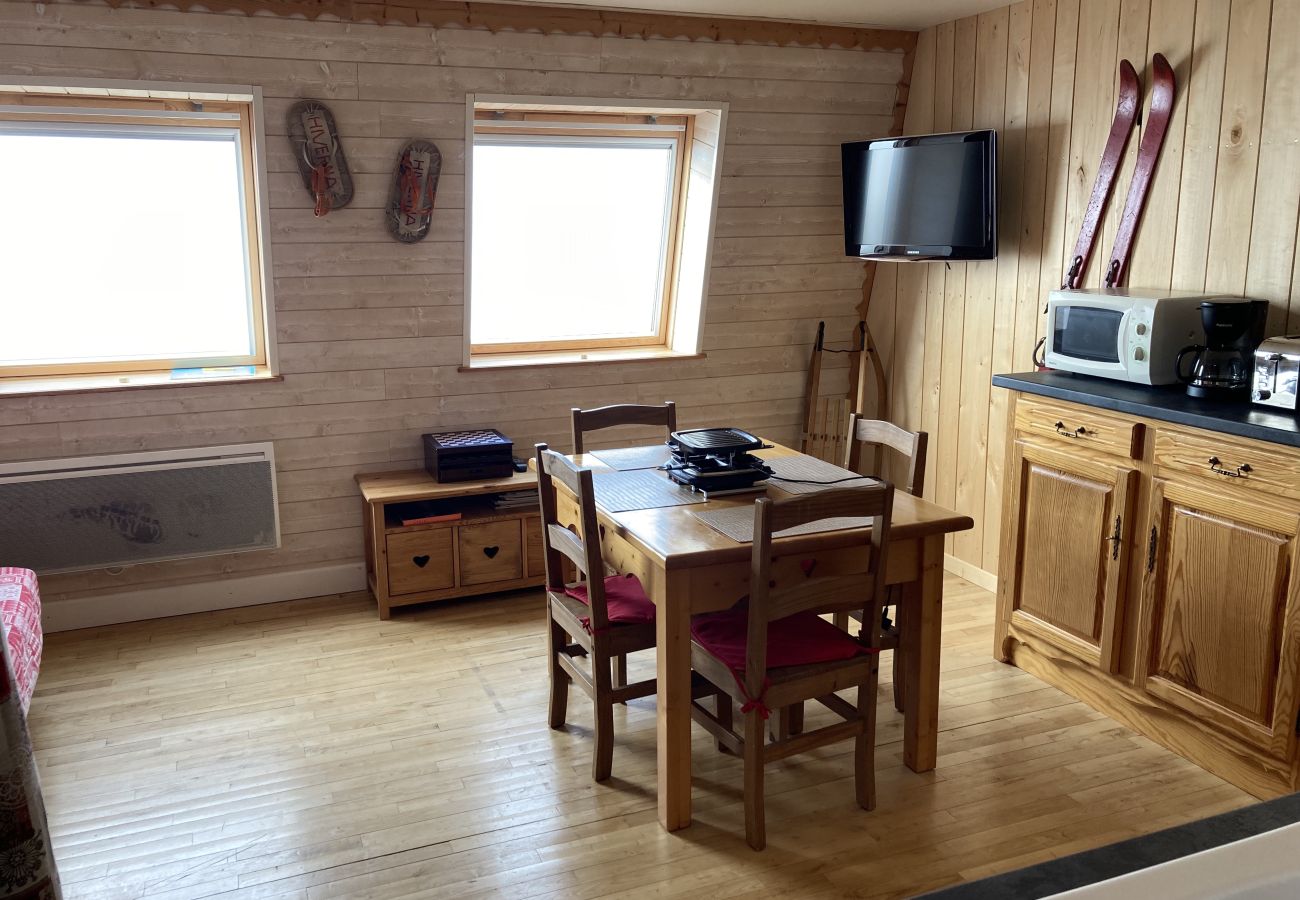 Estudio en Saint-Jacques-des-Blats - Studio montagne à Altitude 1500