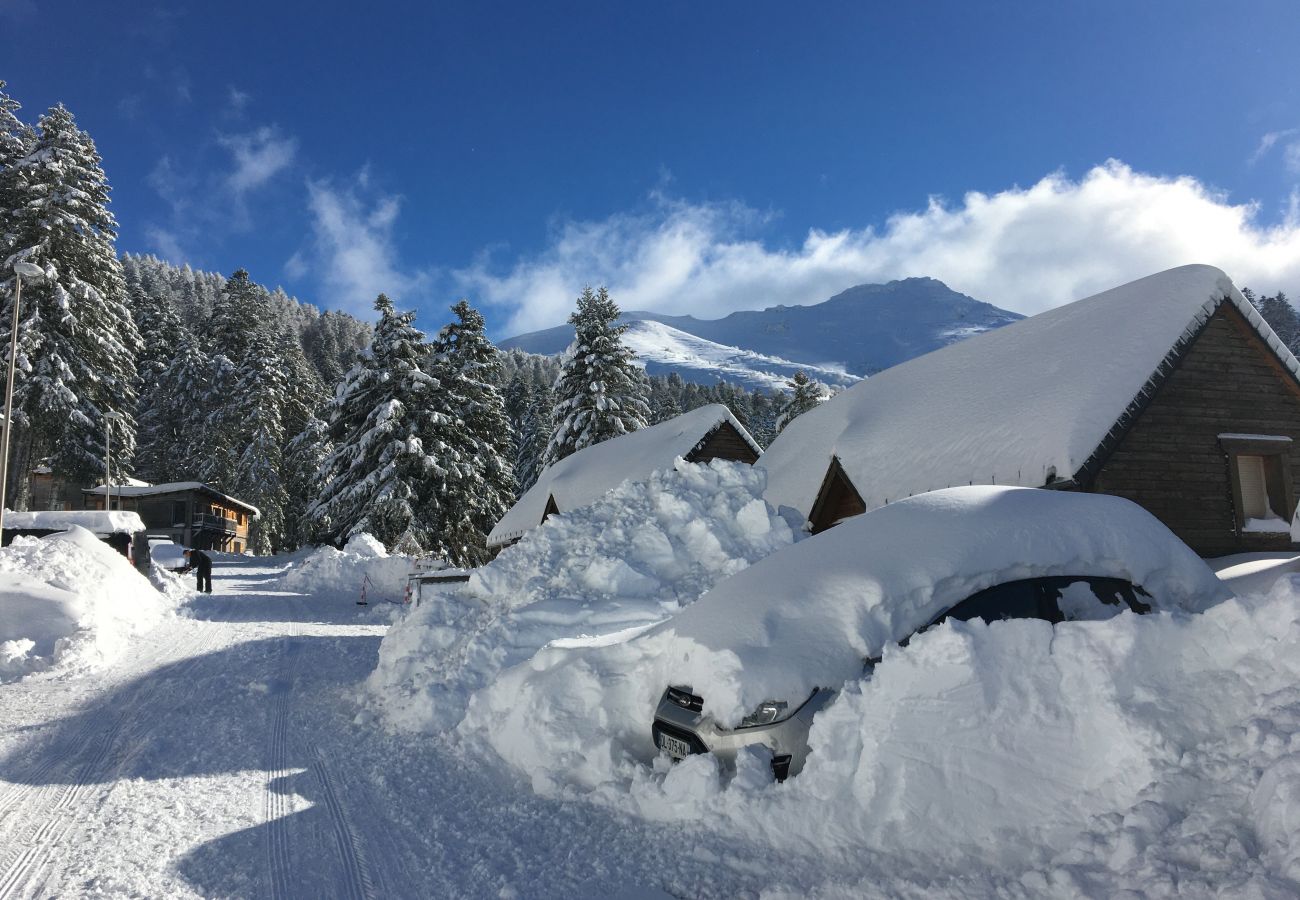 Appartement à Le Lioran - Rocher du Cerf, skis aux pieds, 3 ch,2 sdb