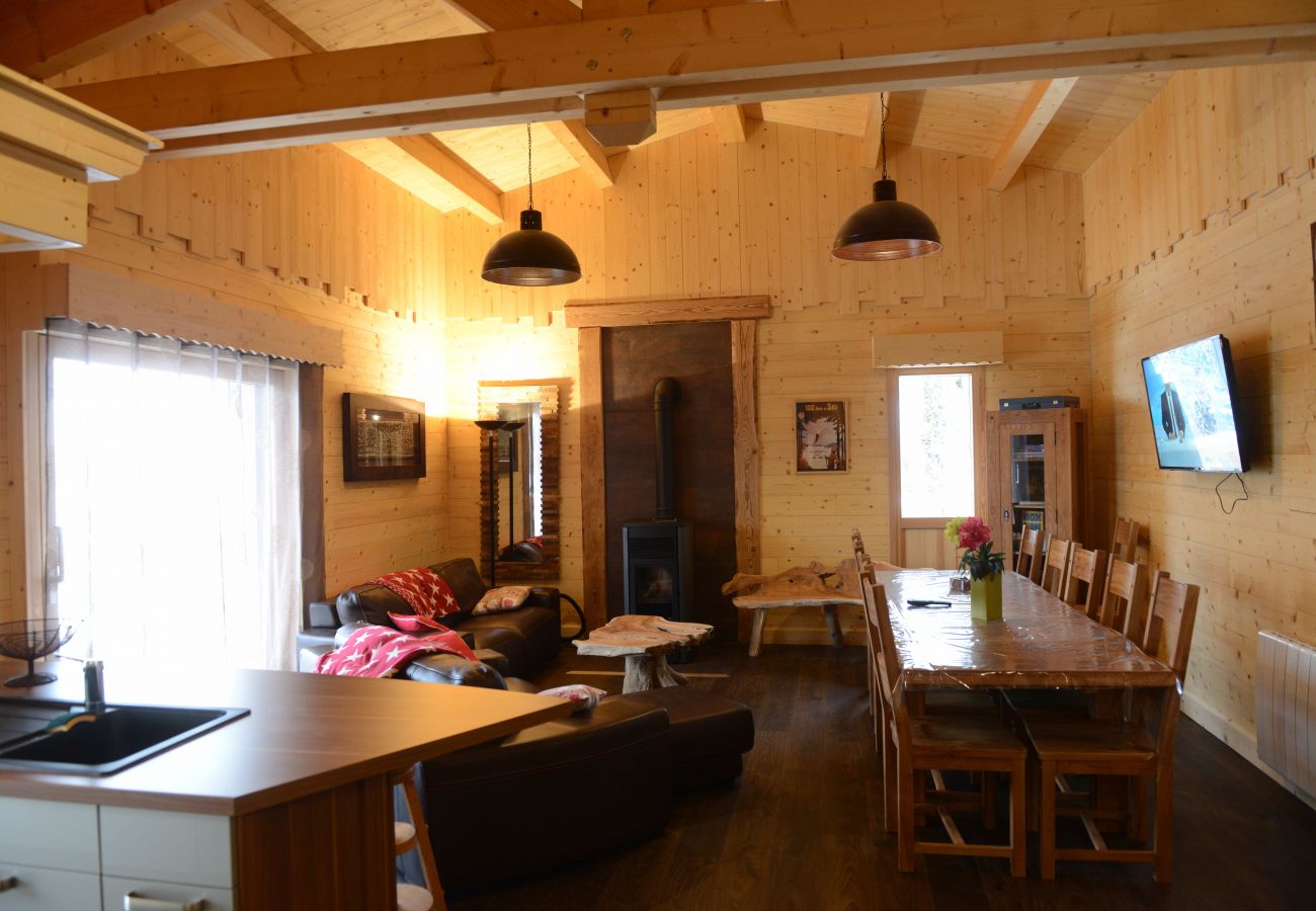 Appartement à Le Lioran - Chalet neuf, spa, sauna, terrasses Sud