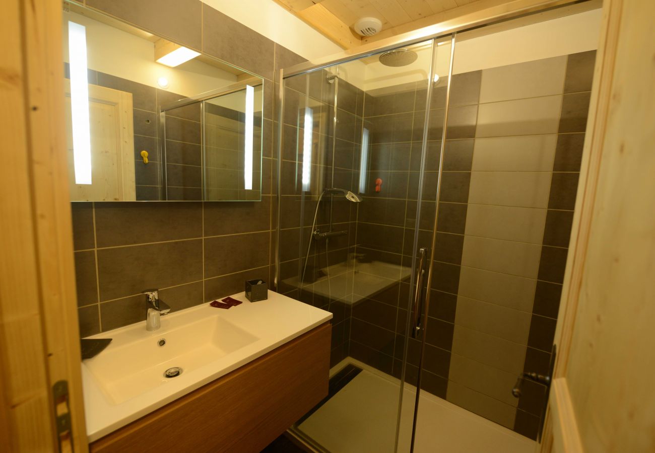 Appartement à Le Lioran - Chalet neuf, spa, sauna, terrasses Sud