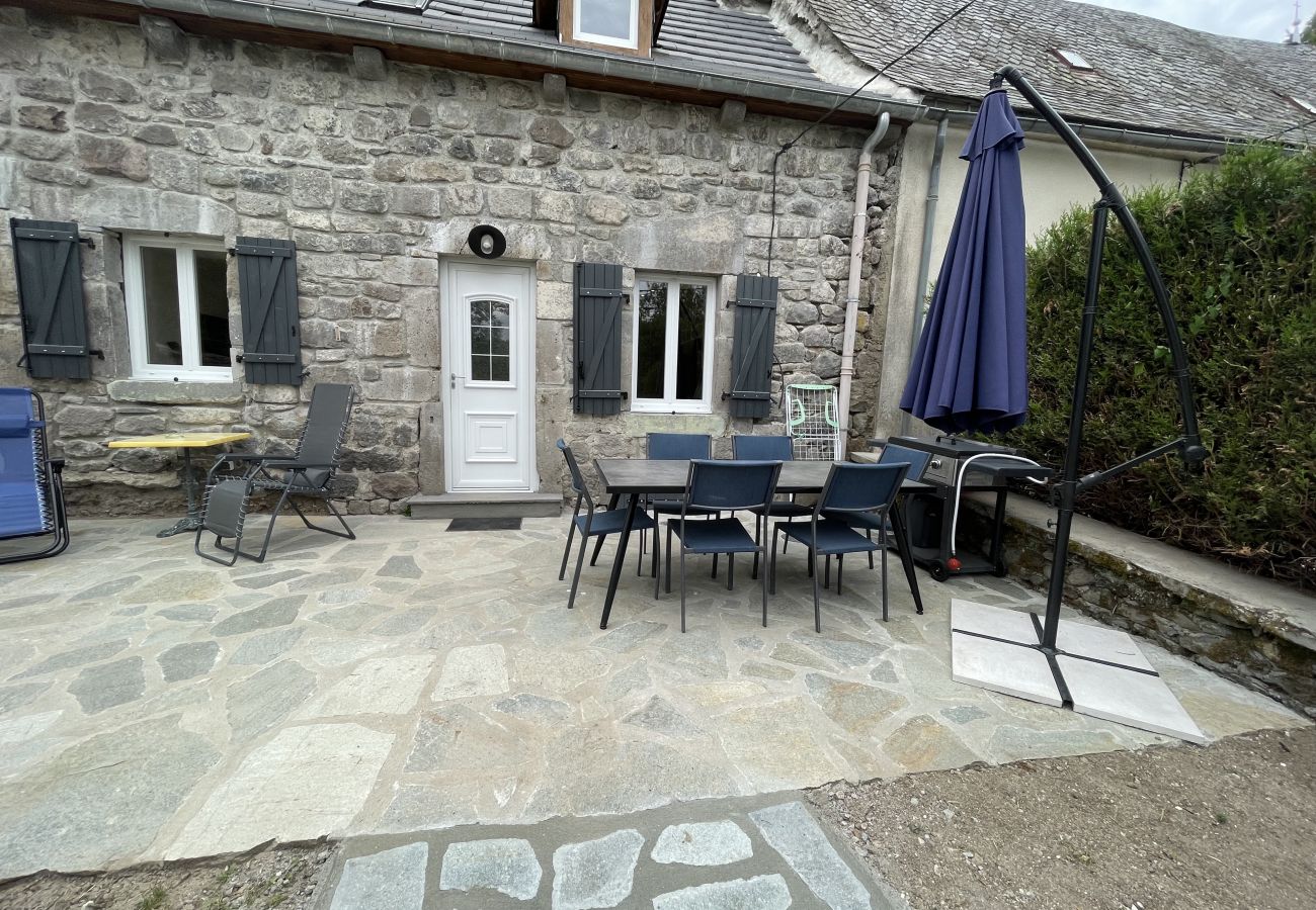 Maison à Laveissière - Maison au coeur des Volcans d'Auvergne