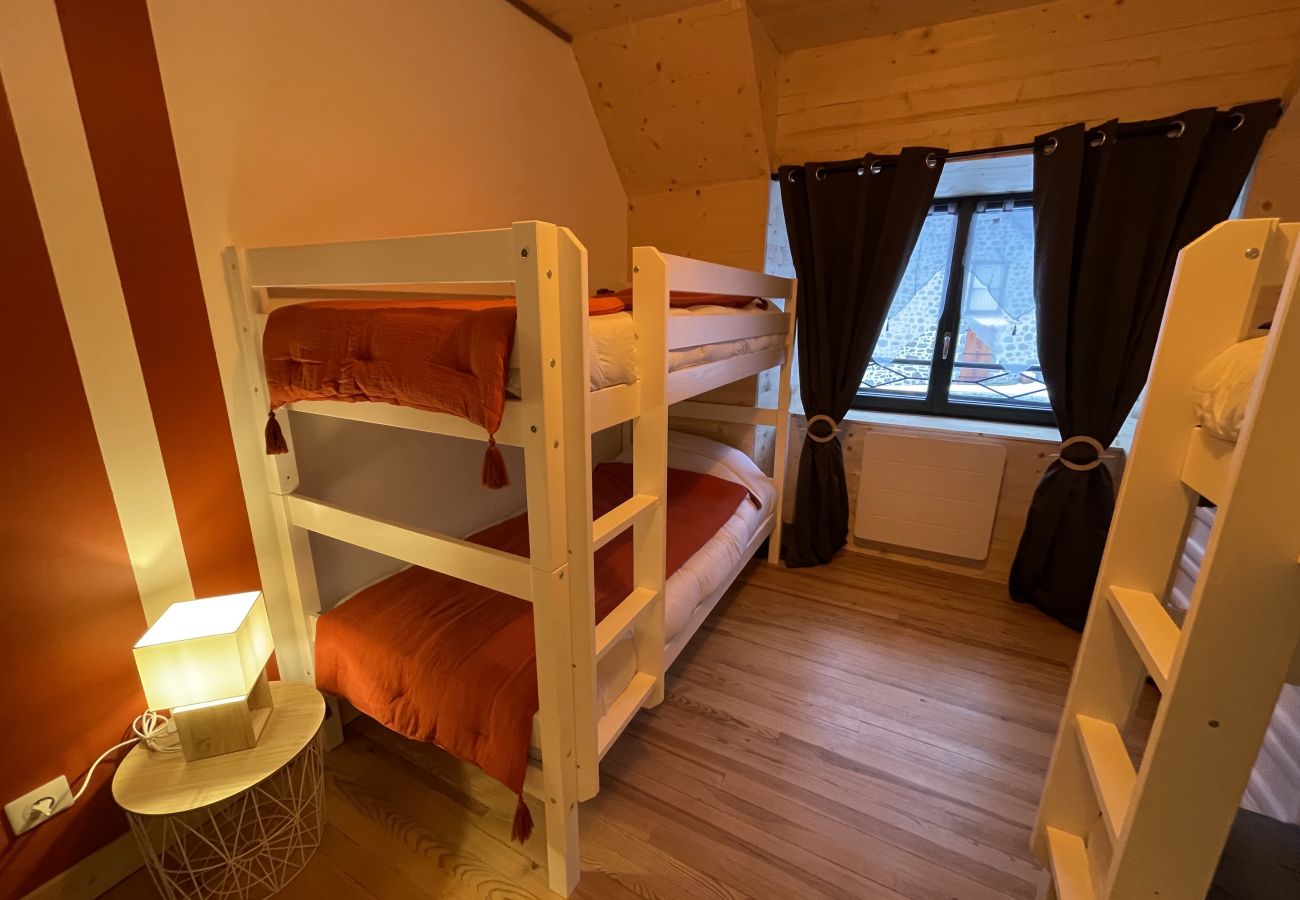 Maison à Laveissière - Maison de campagne à Chambeuil
