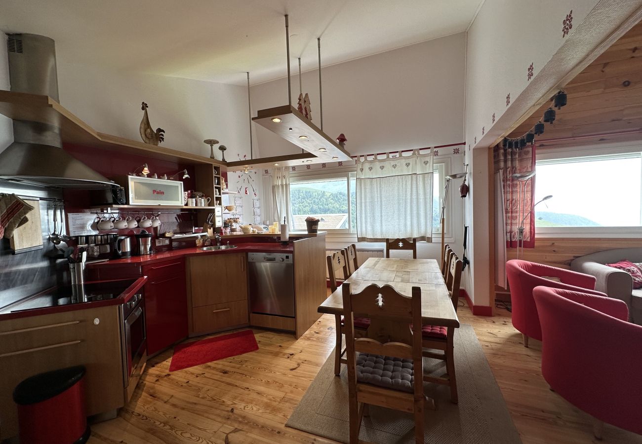 Appartement à Saint-Jacques-des-Blats - Appartement avec cheminée à altitude 1500
