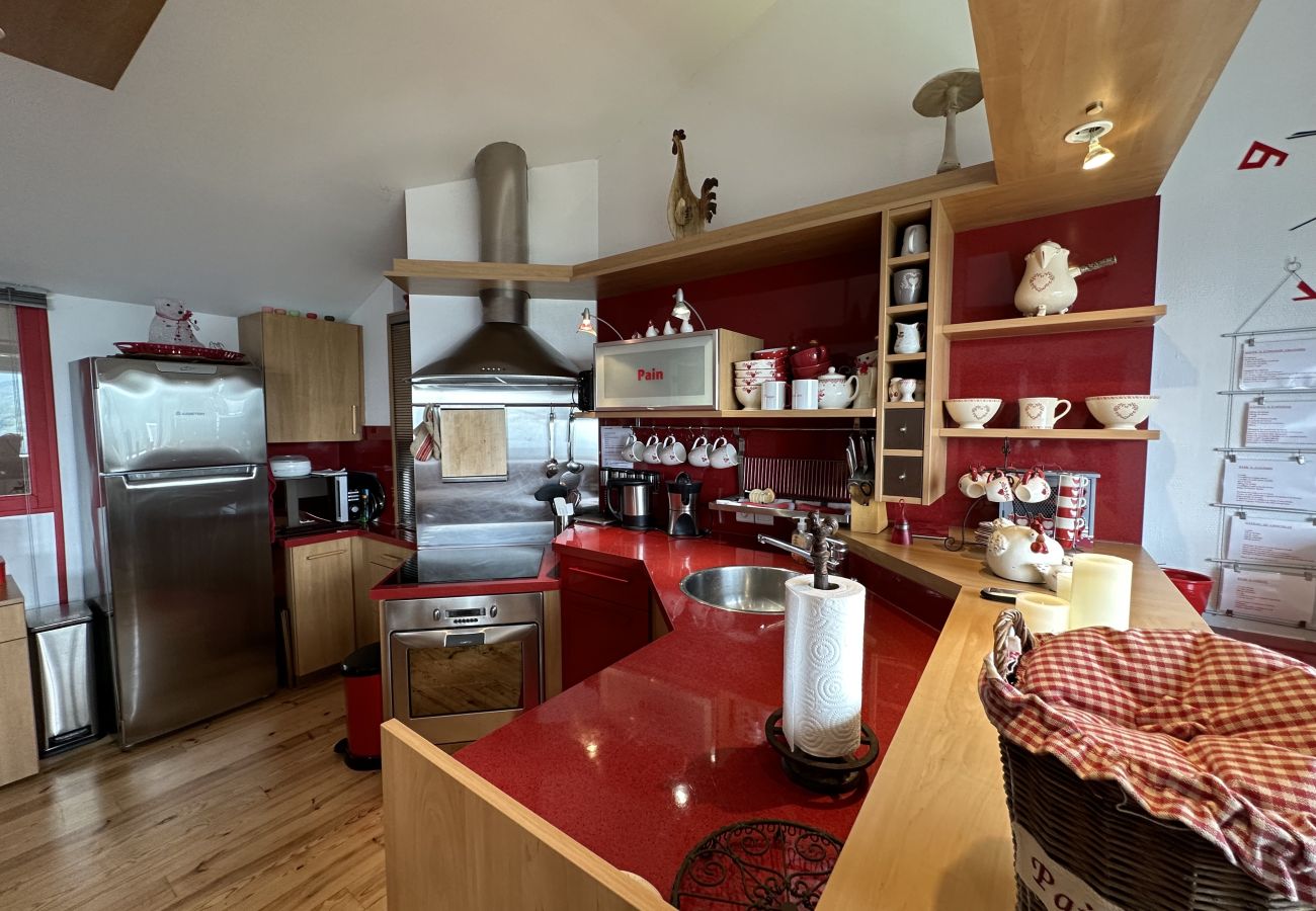 Appartement à Saint-Jacques-des-Blats - Appartement avec cheminée à altitude 1500