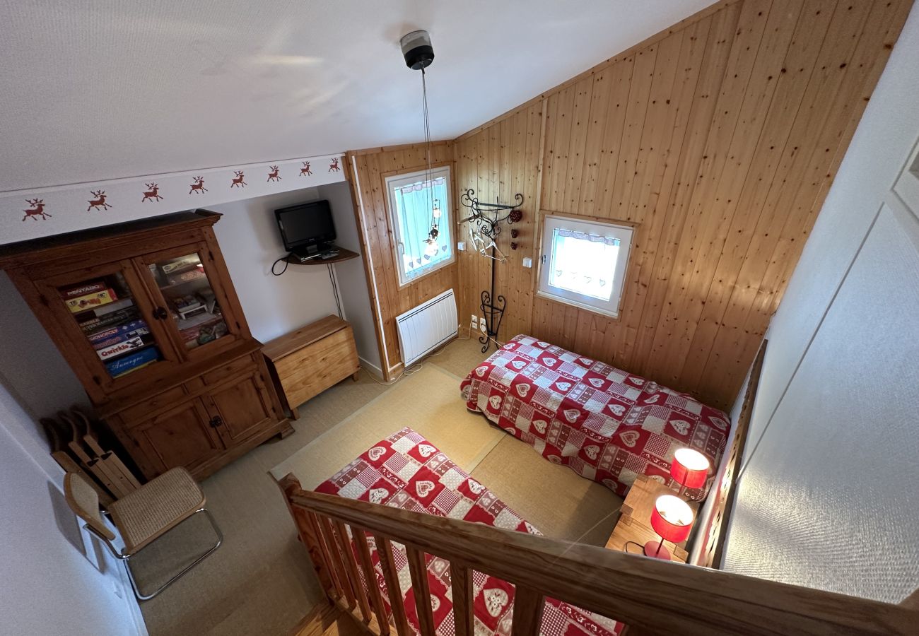 Appartement à Saint-Jacques-des-Blats - Appartement avec cheminée à altitude 1500