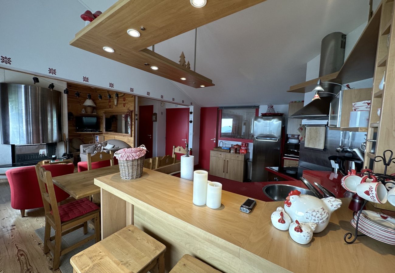 Appartement à Saint-Jacques-des-Blats - Appartement avec cheminée à altitude 1500