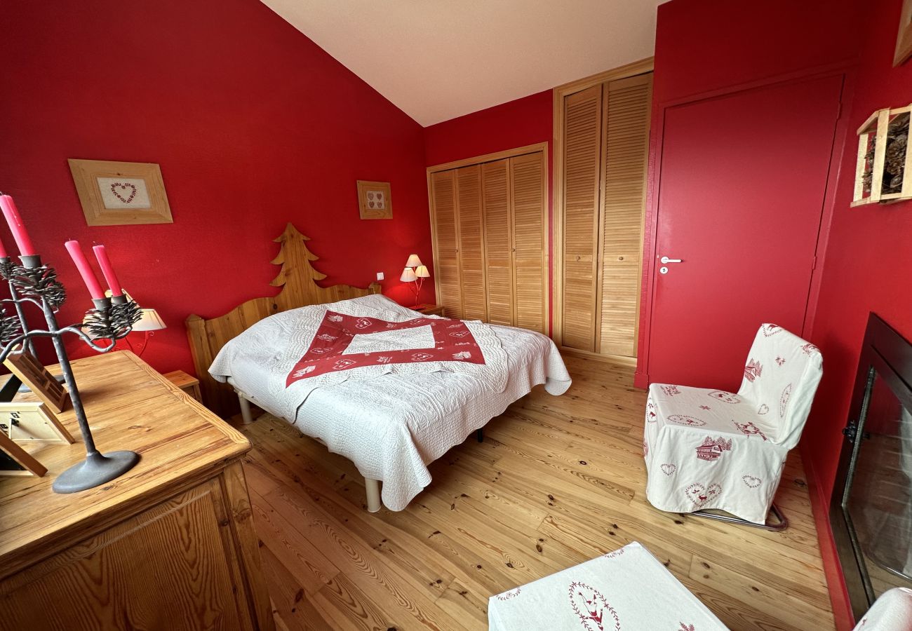 Appartement à Saint-Jacques-des-Blats - Appartement avec cheminée à altitude 1500