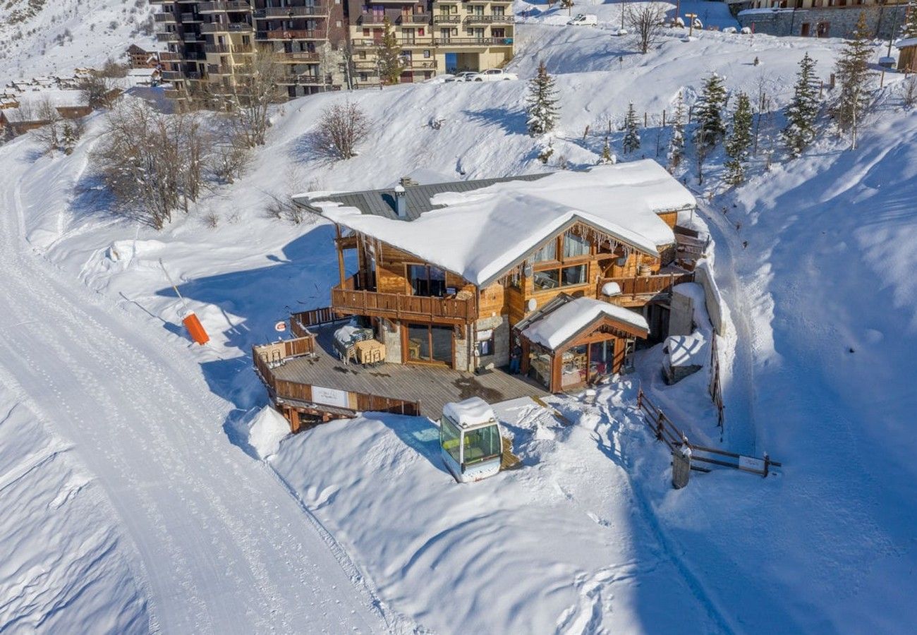 Appartement à Les Menuires - (0.med) Spacieux appartement Les Menuires skis aux