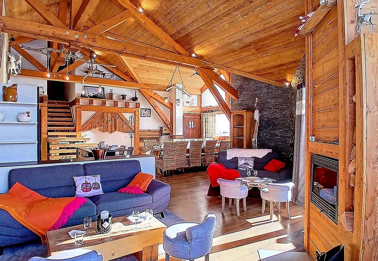 Appartement à Les Menuires - (0.med) Spacieux appartement Les Menuires skis aux