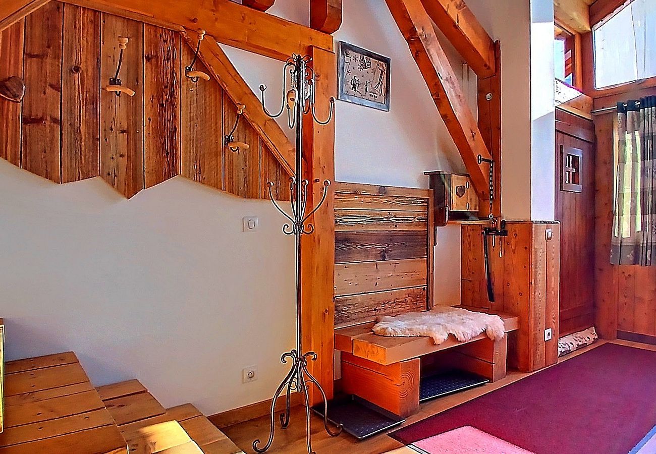 Appartement à Les Menuires - (0.med) Spacieux appartement Les Menuires skis aux