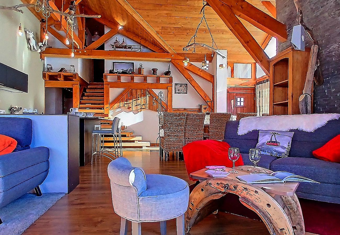 Appartement à Les Menuires - (0.med) Spacieux appartement Les Menuires skis aux