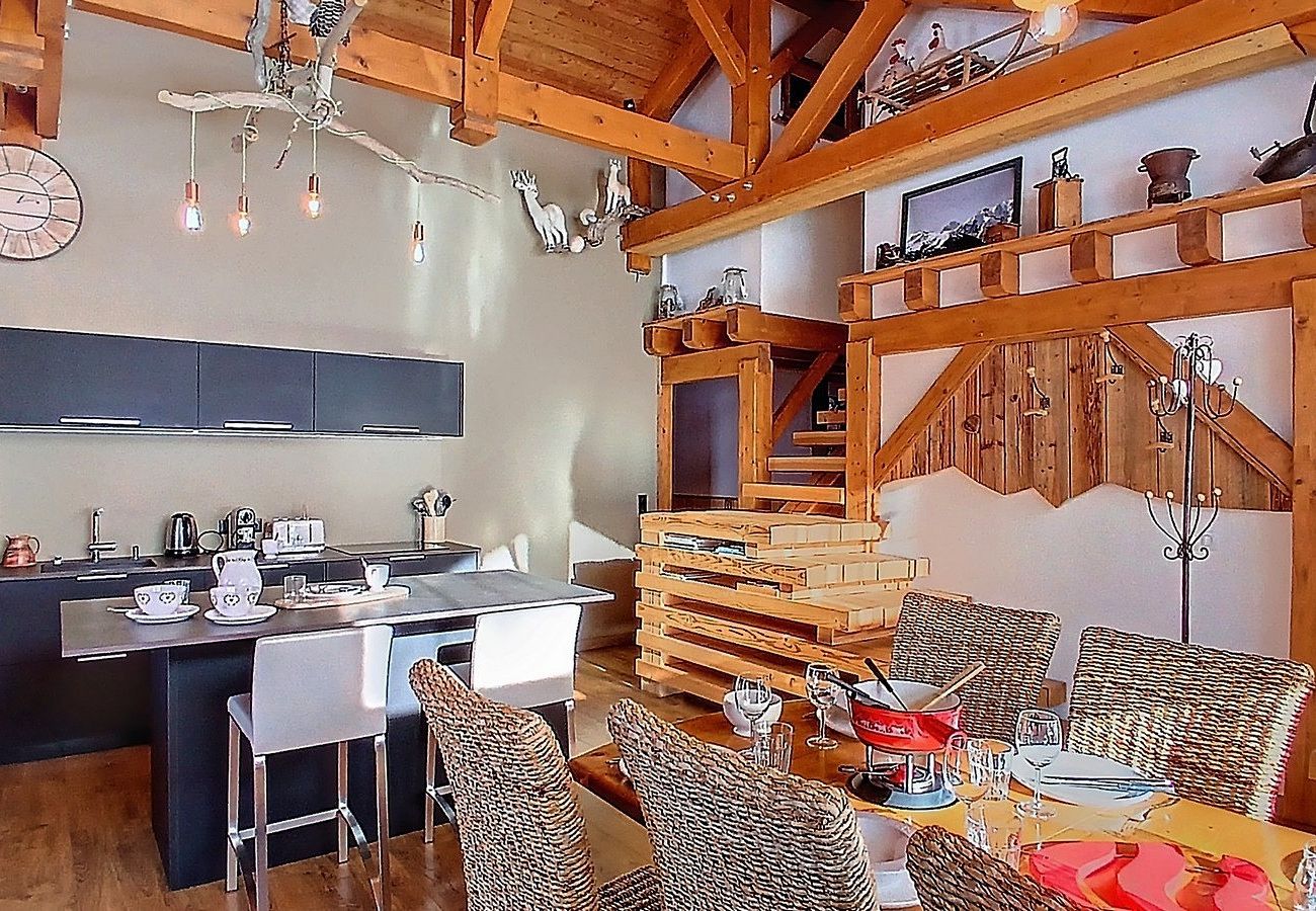 Appartement à Les Menuires - (0.med) Spacieux appartement Les Menuires skis aux