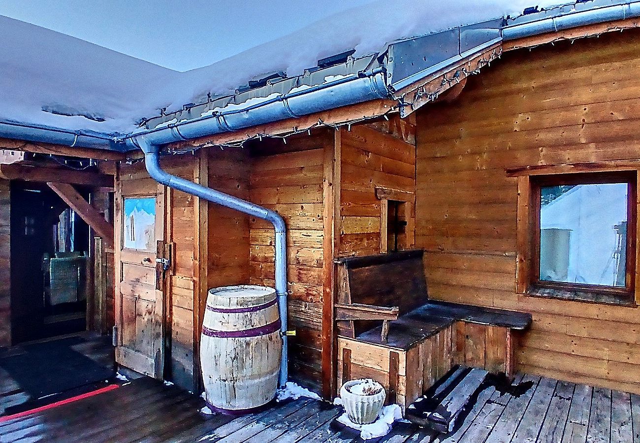 Appartement à Les Menuires - (0.med) Spacieux appartement Les Menuires skis aux