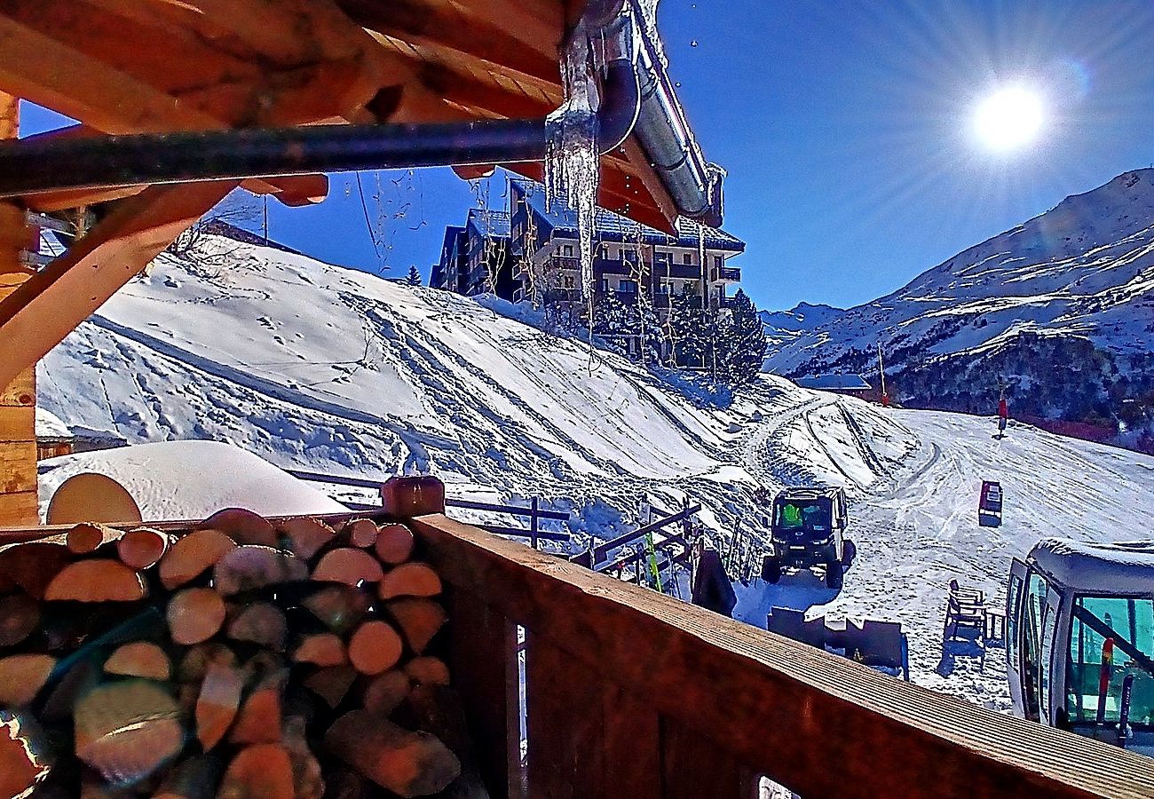 Appartement à Les Menuires - (0.med) Spacieux appartement Les Menuires skis aux