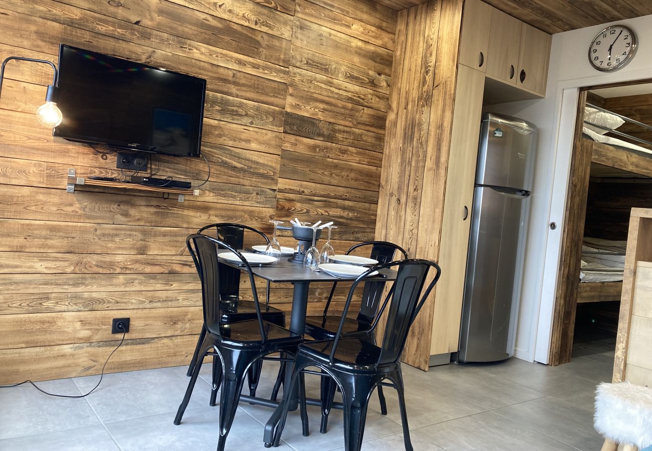 Studio à Le Lioran - Studio cosy dans la tour Sumene