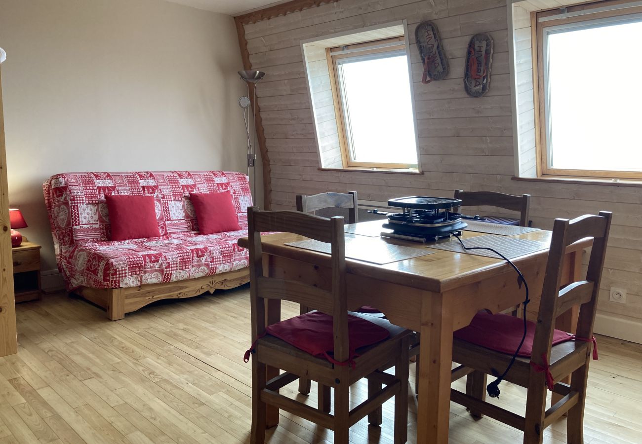 Studio à Saint-Jacques-des-Blats - Studio montagne à Altitude 1500