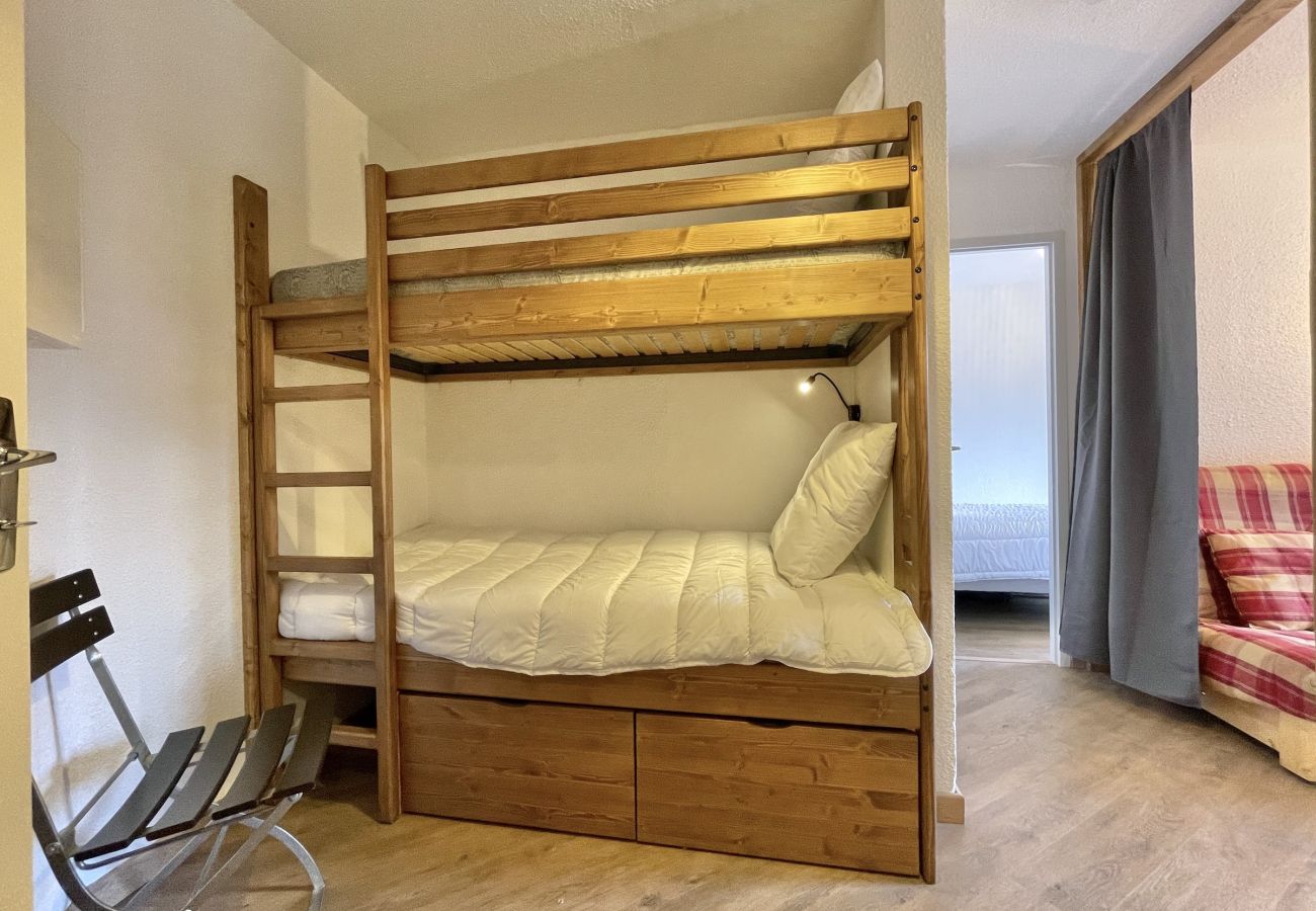 Appartement à Les Menuires - (CI.55) 2 pièces coin montagne Sud skis aux pieds