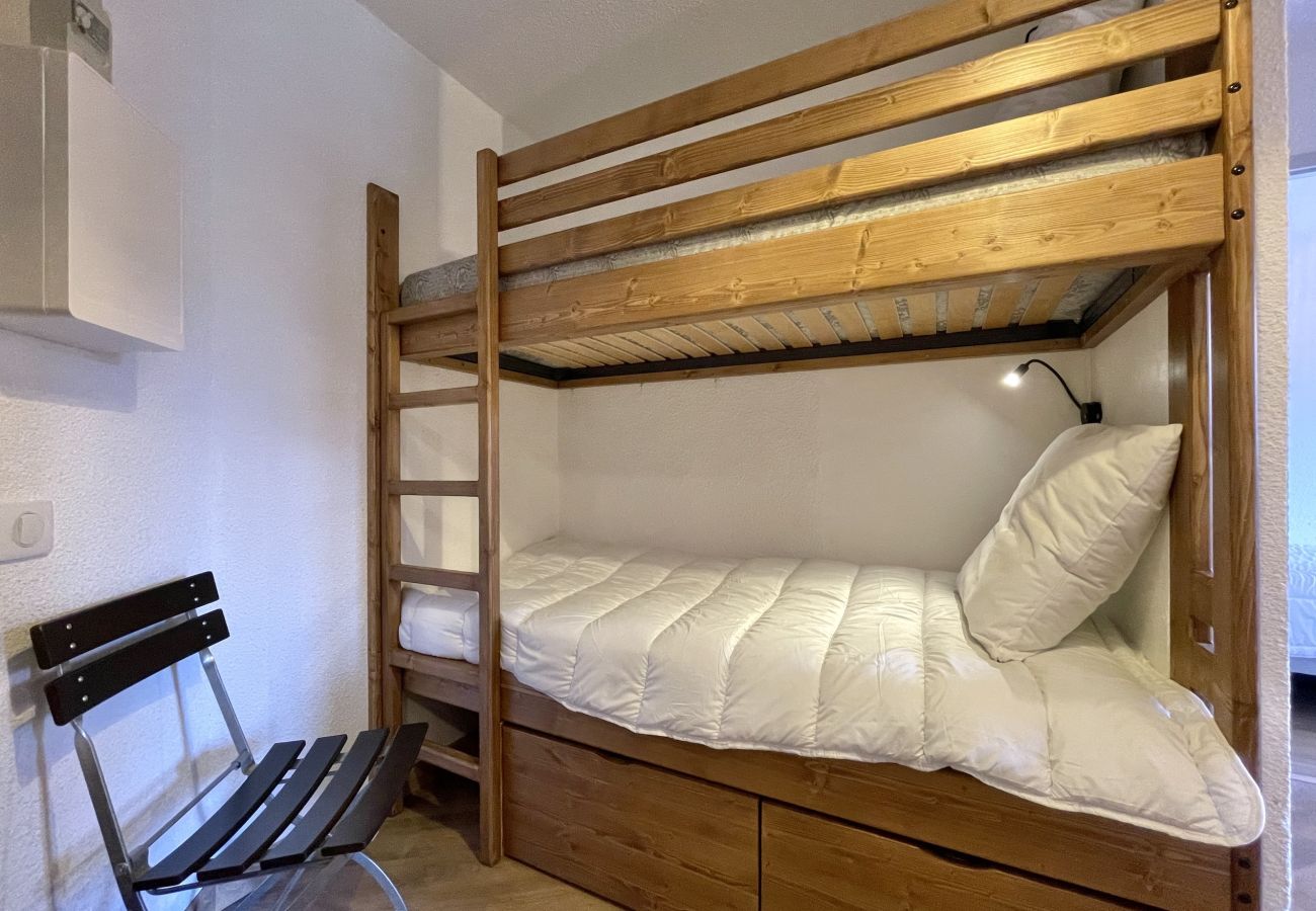 Appartement à Les Menuires - (CI.55) 2 pièces coin montagne Sud skis aux pieds