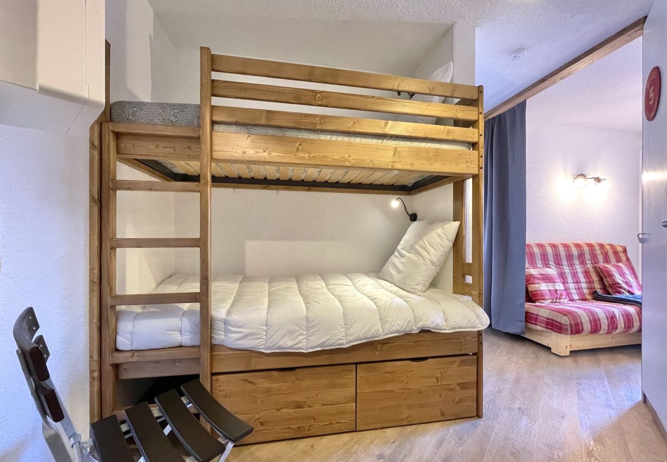 Appartement à Les Menuires - (CI.55) 2 pièces coin montagne Sud skis aux pieds