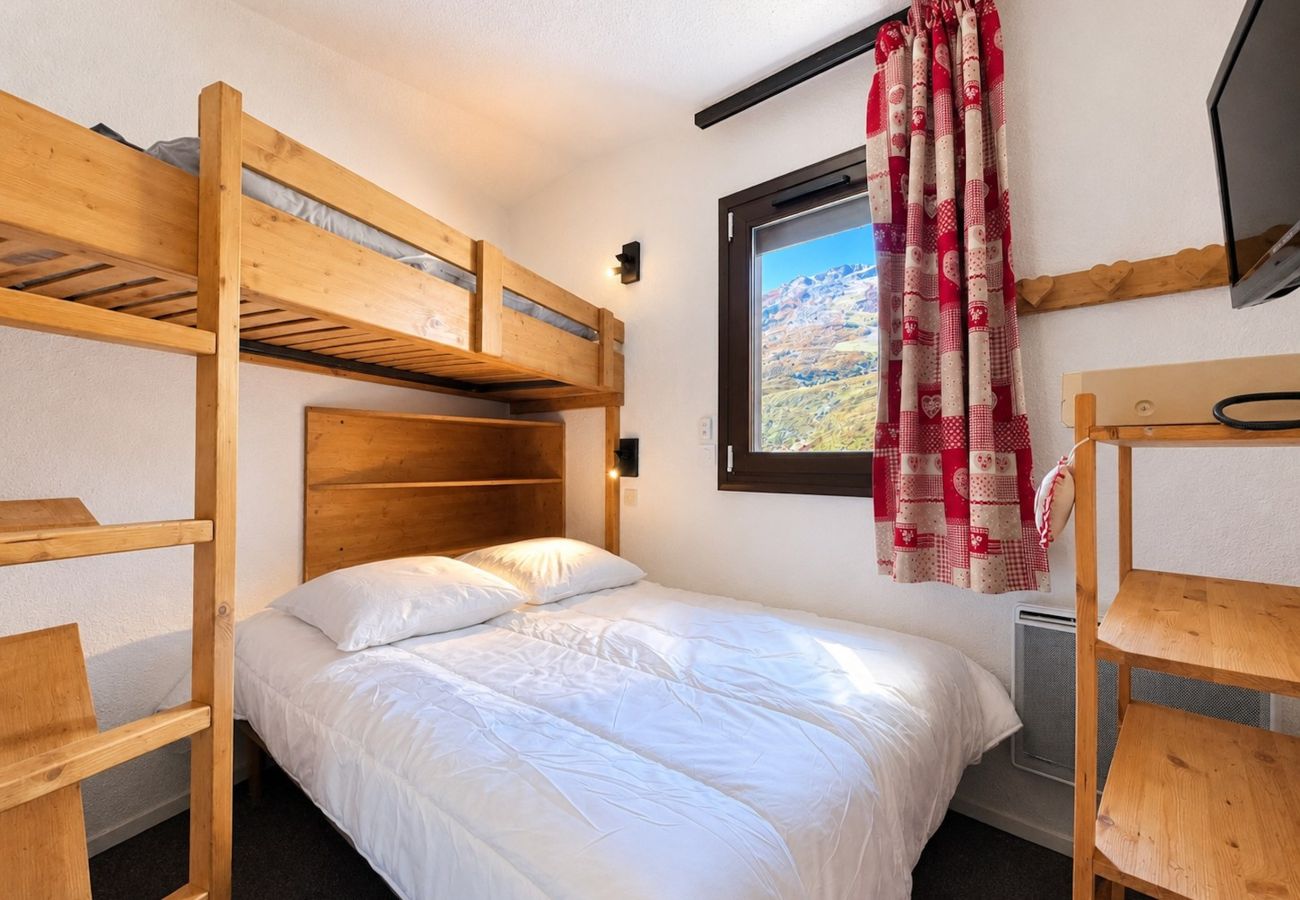 Appartement à Les Menuires - (BZ.55) 2 pièces vue montagne, skis aux pieds