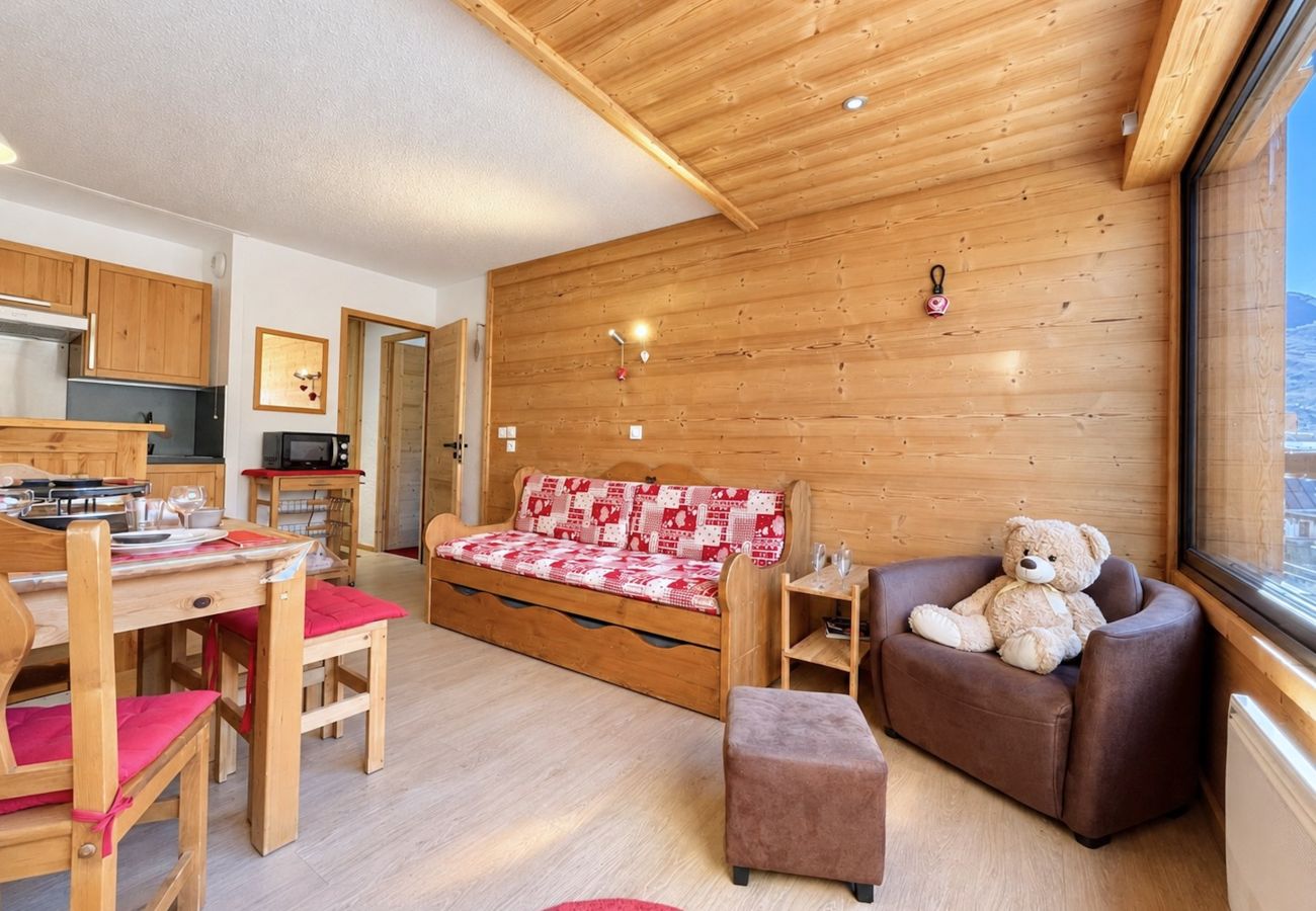 Appartement à Les Menuires - (BZ.55) 2 pièces vue montagne, skis aux pieds