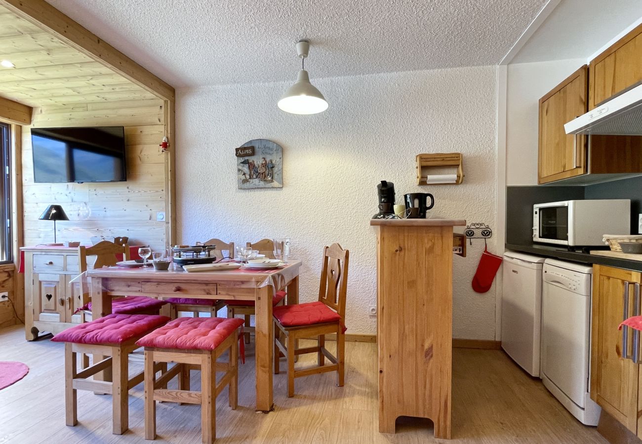 Appartement à Les Menuires - (BZ.55) 2 pièces vue montagne, skis aux pieds