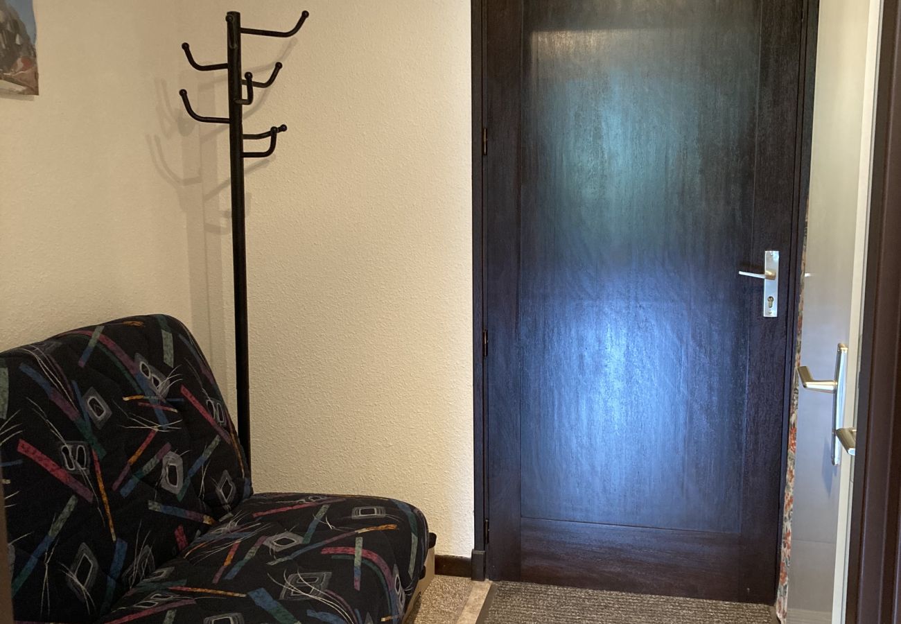 Appartement à Laveissière - T2 avec balcon aux cristallines