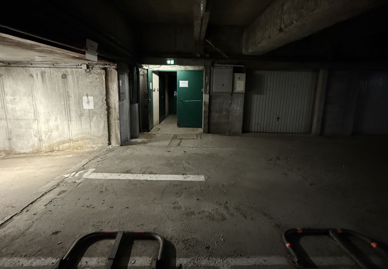 Garage/Parking à Laveissière - Parking soutterain (x1 place)