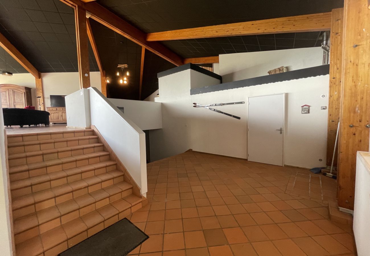 Appartement à Saint-Jacques-des-Blats - Superbe loft pieds aux pistes à altitude 1500