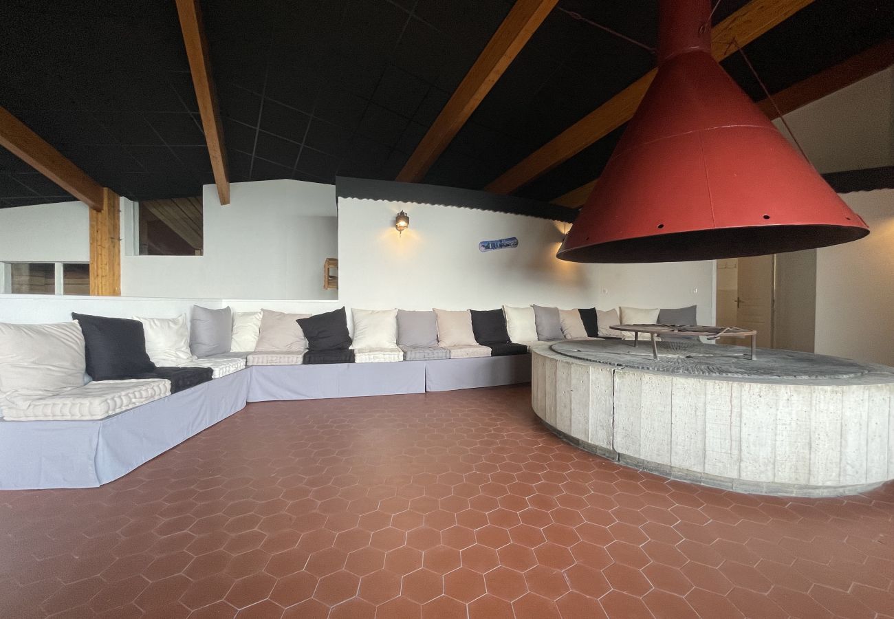 Appartement à Saint-Jacques-des-Blats - Superbe loft pieds aux pistes à altitude 1500