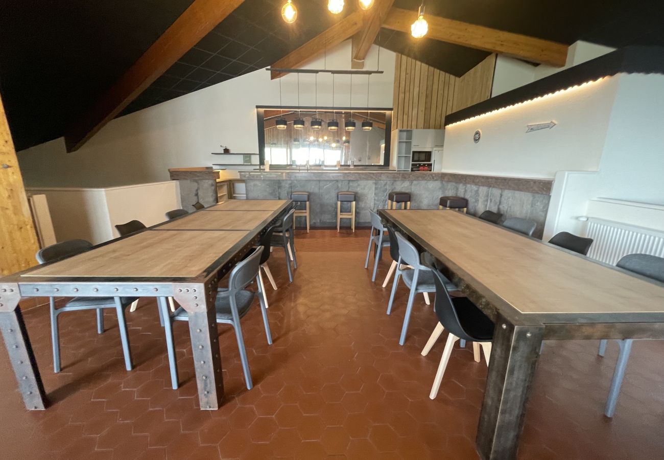Appartement à Saint-Jacques-des-Blats - Superbe loft pieds aux pistes à altitude 1500